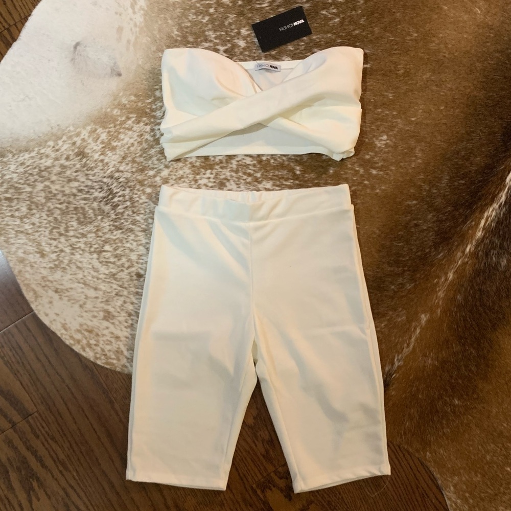 Twisted crop top biker short set - Picture 1 of 4